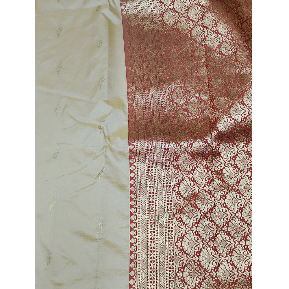 Beige colour red blouse n pallu Semi Soft Silk Saree